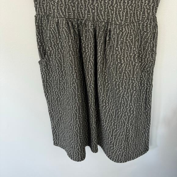 Vanity Cap Sleeve Fit & Flare Dress Women's Size Small Dark Gray & White Pockets - Picture 2 of 9